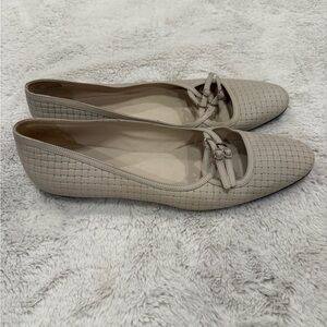 Anteprima Vero Cuoio Cream Flats with Micro Kitten Heel with Woven Texture Sz 38